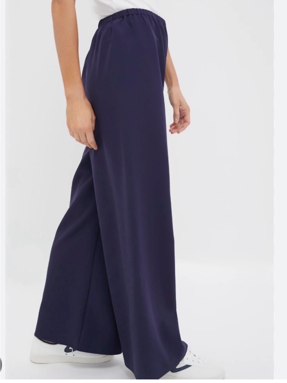 Pomander place sienna navy wide leg pull on pants. Size medium. NWT